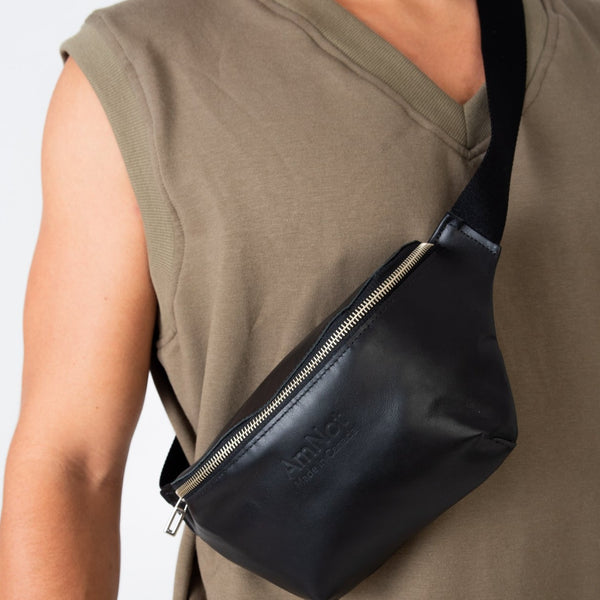 Sac-ceinture en cuir recyclé noir