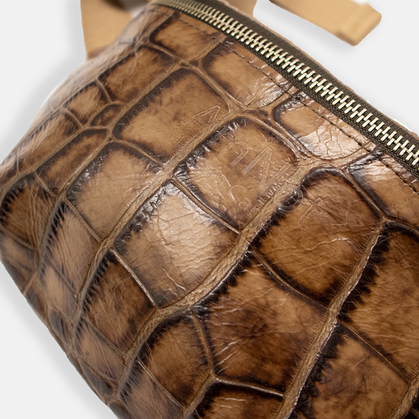 Sac-ceinture en cuir recyclé texturé brun
