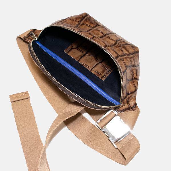 Sac-ceinture en cuir recyclé texturé brun