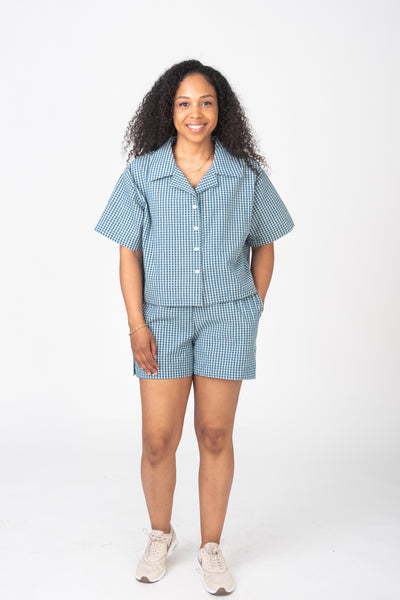 Loose cropped shirt
