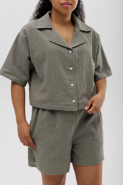Oversized cropped shirt